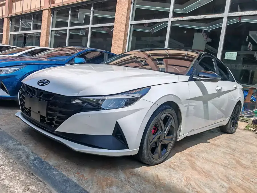 Hyundai Elantra Elantra 2022 1.5L CVT TOP flagship version 2023 — фото 1, купить с доставкой в Москву