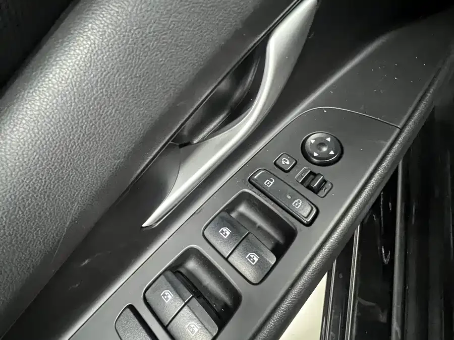 Hyundai Elantra Elantra 2022 1.5L CVT LUX Premium Edition 2022 — миниатюра 5
