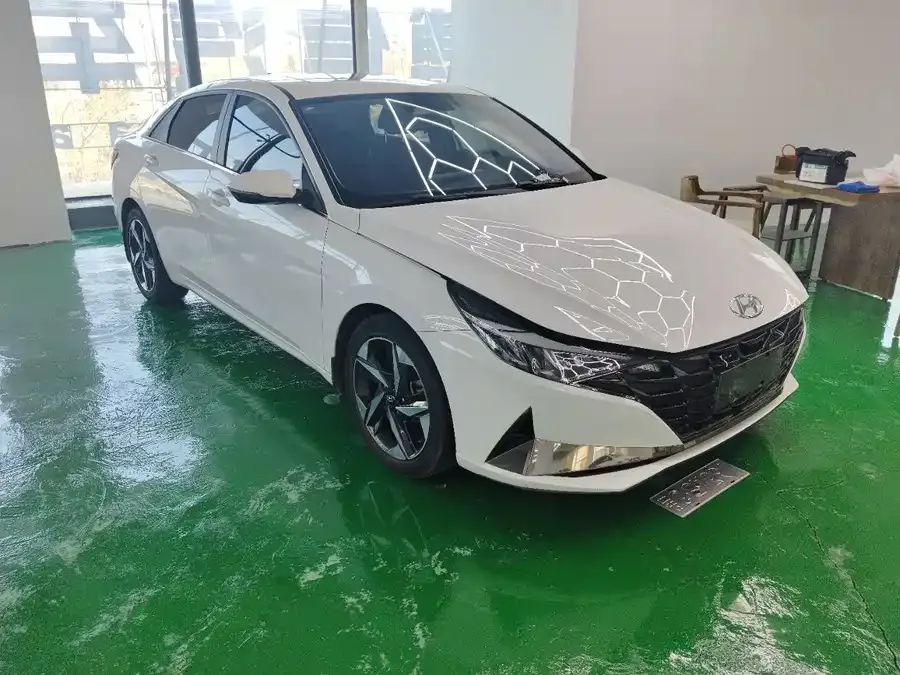 Hyundai Elantra Elantra 2022 1.5L CVT LUX Premium Edition 2023 — фото 1, купить с доставкой в Москву