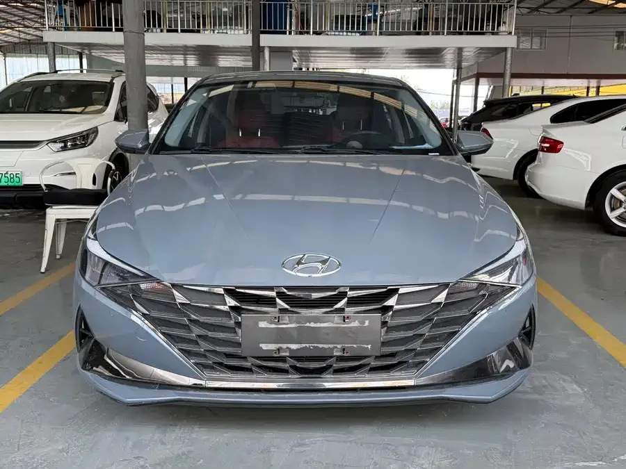 Hyundai Elantra Elantra 2023 1.5L CVT LUX Premium Edition 2023 — фото 1, купить с доставкой в Москву