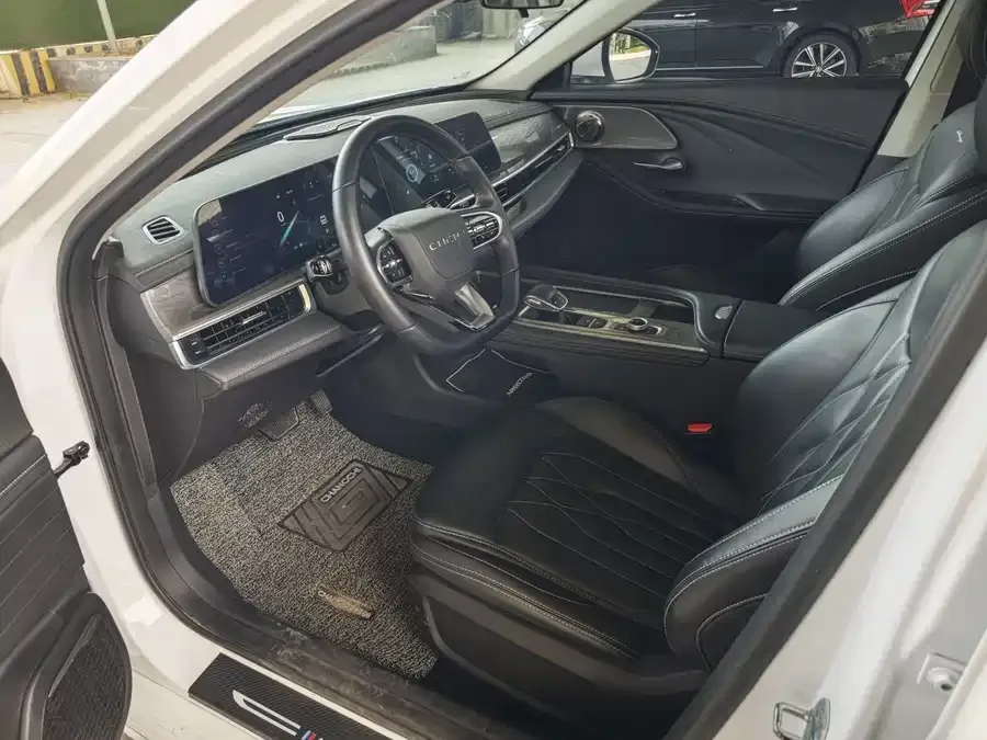 Chery Arrizo 8 Arrizo 8 2022 1.6T DCT 2023 — миниатюра 3