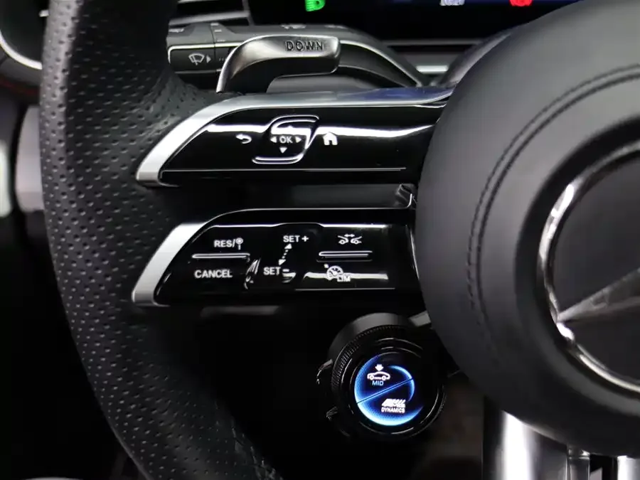 Mercedes-Benz GLE AMG Mercedes-Benz GLE AMG 2025 AMG GLE 53 4MATIC+ 2025 — миниатюра 4
