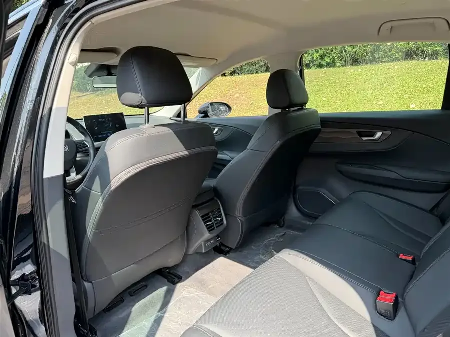 Hongqi E-QM5 Hongqi E-QM5 2021 online charging T3 version 5 seats 2023 — миниатюра 3