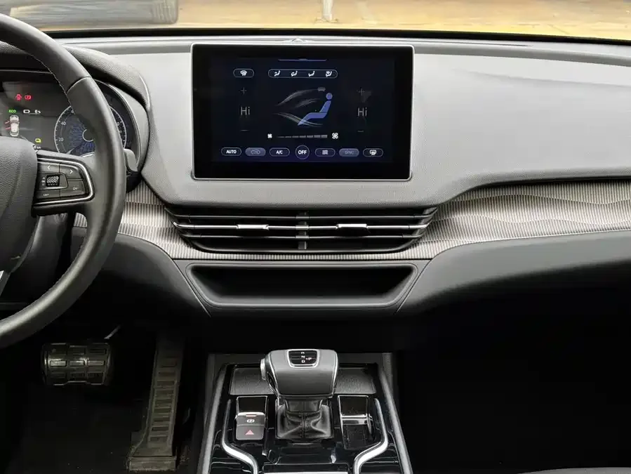 Hongqi E-QM5 Hongqi E-QM5 2023 facelift basic travel version 2023 — миниатюра 5