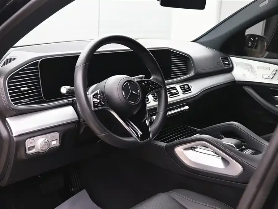Mercedes-Benz GLE Coupe Mercedes-Benz GLE Coupe 2024 GLE 450 4MATIC Coupe SUV Fashion 2024 — миниатюра 4