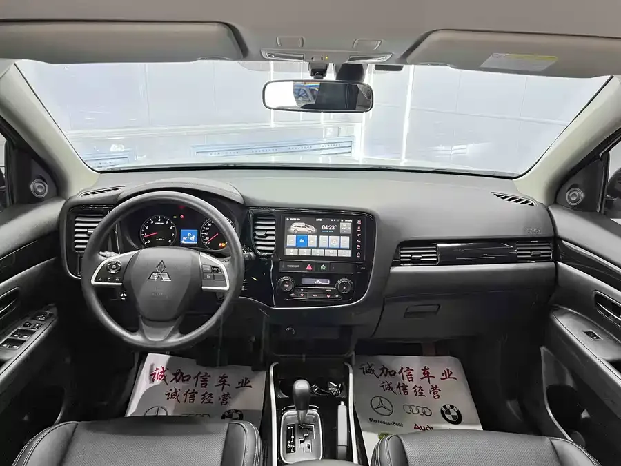 Mitsubishi Outlander Outlander 2021 facelift 2.0L 2WD 5-seater 2023 — миниатюра 4