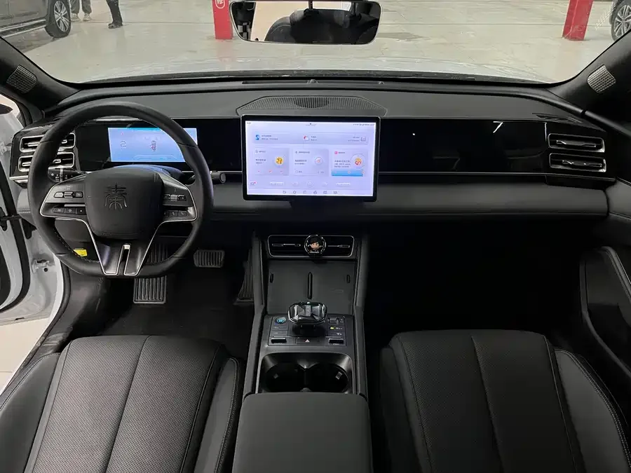 BYD Qin L Qin L 2024 DM-i 120KM Leading Edition 2025 — миниатюра 3