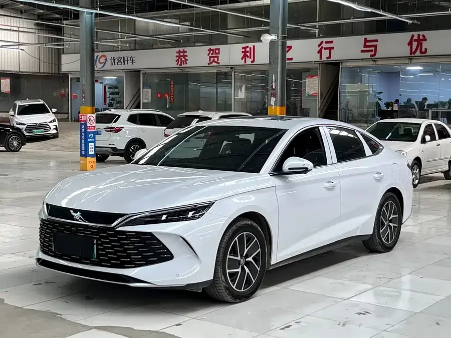 BYD Qin L Qin L 2024 DM-i 120KM Leading Edition 2025 — фото 1, купить с доставкой в Москву