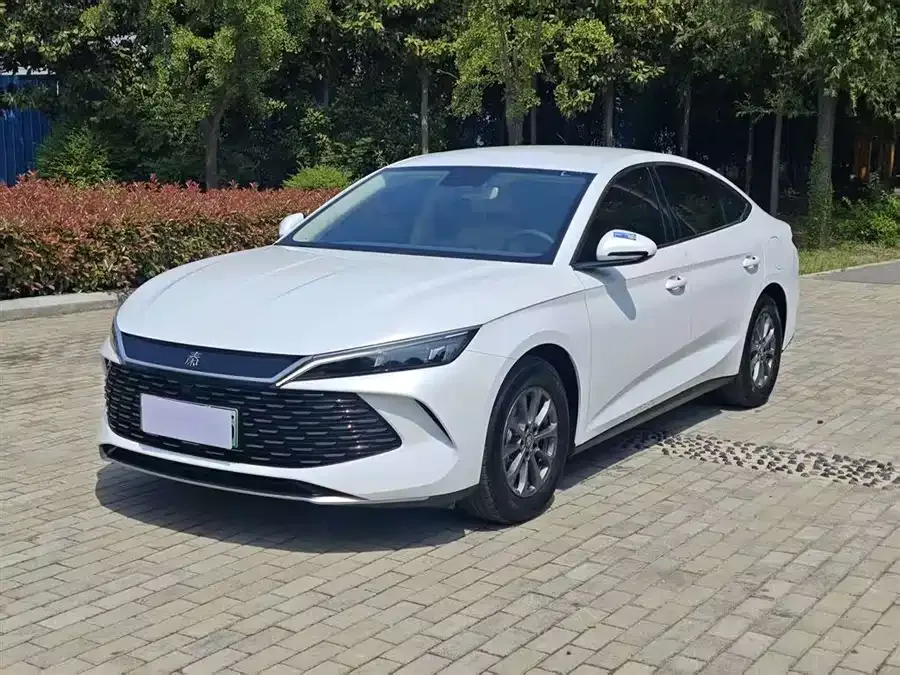 BYD Qin L Qin L 2025 DM-i Intelligent Driving Edition 80KM Leading Edition 2025 — фото 1, купить с доставкой в Москву