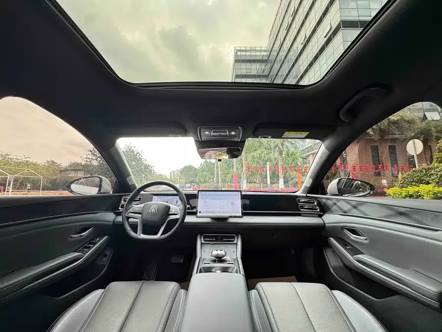 BYD Qin L Qin L 2025 DM-i Intelligent Driving Edition 120KM Beyond Edition 2025 — миниатюра 3