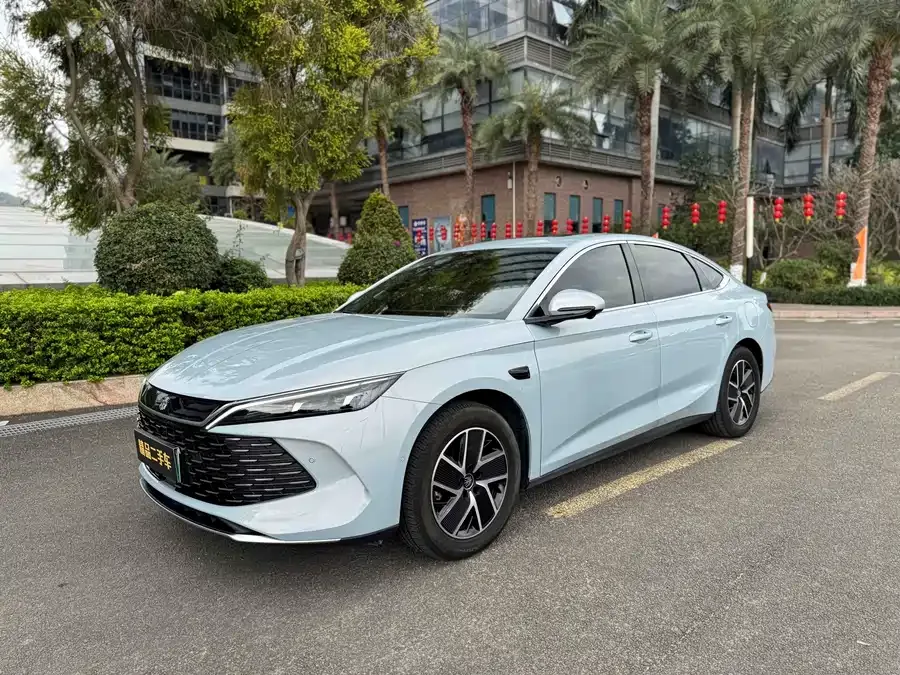 BYD Qin L Qin L 2025 DM-i Intelligent Driving Edition 120KM Beyond Edition 2025 — фото 1, купить с доставкой в Москву