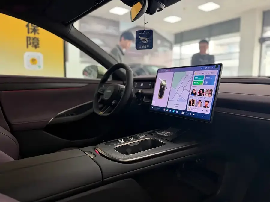 Xiaomi SU7 Xiaomi SU7 2024 rear-wheel drive standard founding edition 2025 — миниатюра 4