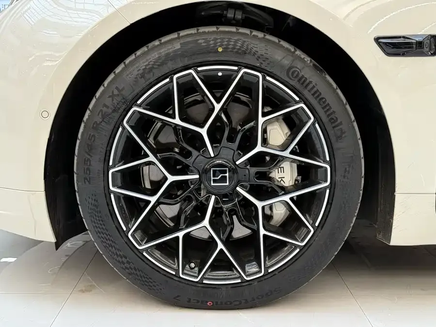 Zeekr 001 Extreme Krypton 001 2026 95-degree 4WD Max Edition 2025 — миниатюра 3