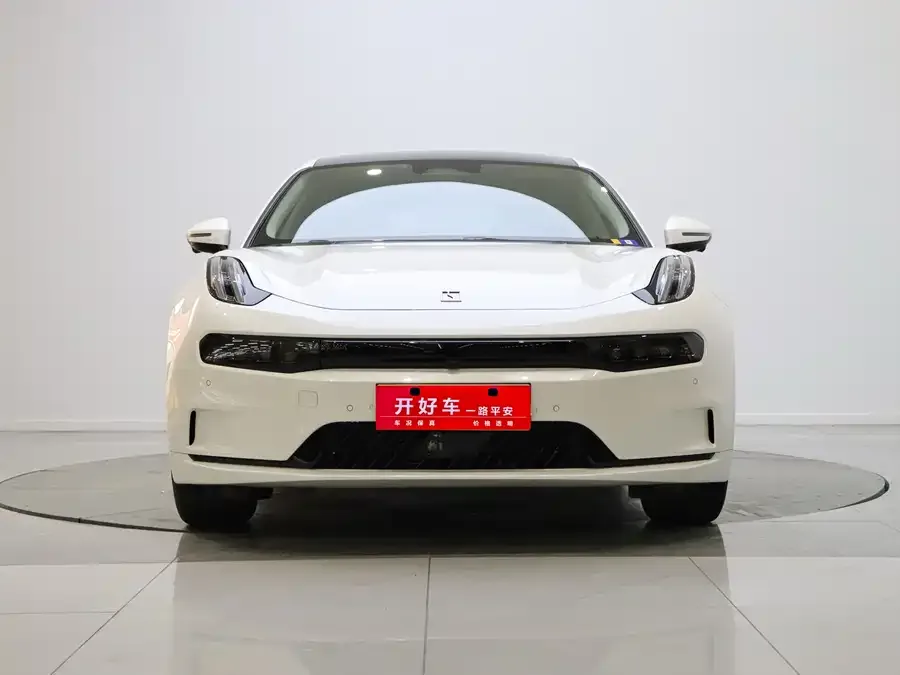 Zeekr 001 2022
