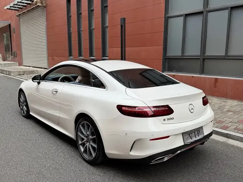 Mercedes-Benz E-Class Mercedes-Benz E-Class (Imported) 2023 E 260 Coupe 2024 — миниатюра 4