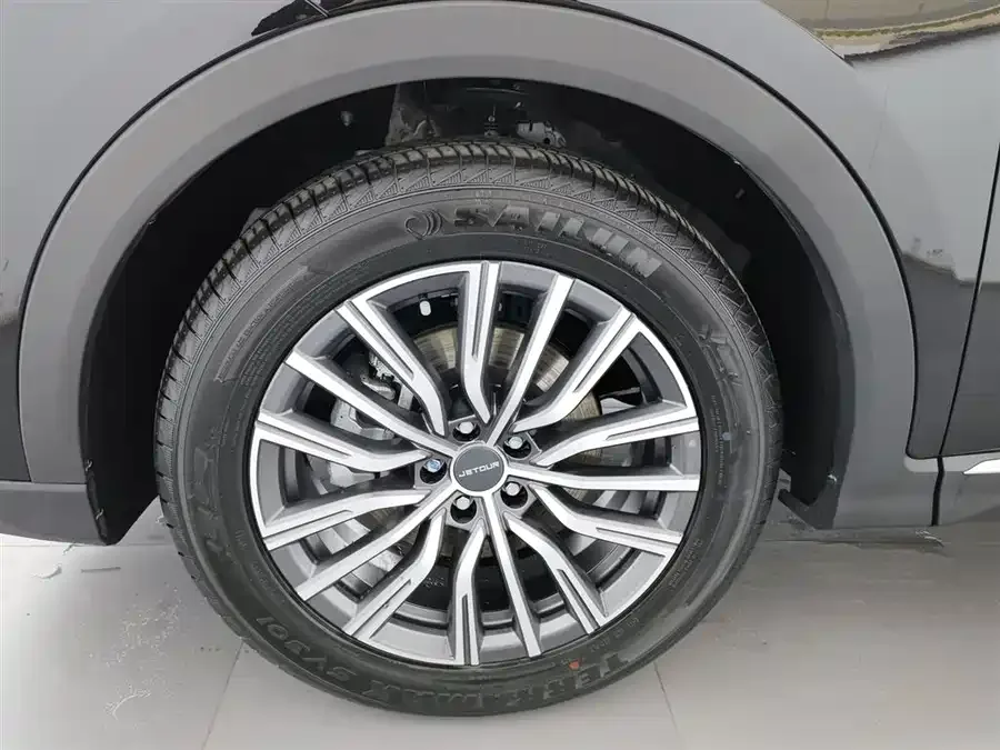 Jetour X70 PLUS JETOUR X70 PLUS 2025 Champion Edition 1.5T DCT Champion PRO 5 Seaters 2026 — миниатюра 5