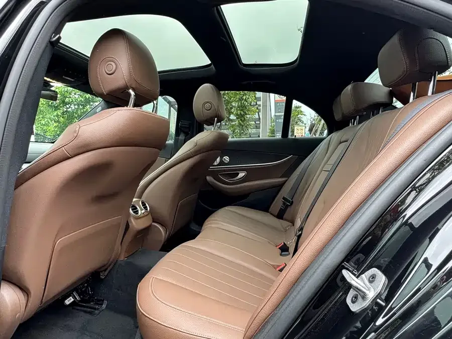 Mercedes-Benz E-Class Mercedes-Benz E-Class (Imported) 2022 E 300 Fashion Sports Edition 2022 — миниатюра 3