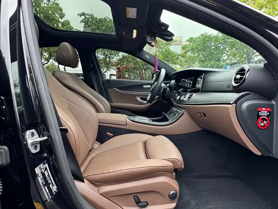 Mercedes-Benz E-Class Mercedes-Benz E-Class (Imported) 2022 E 300 Fashion Sports Edition 2022 — миниатюра 4