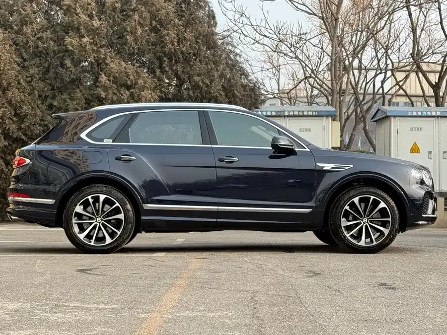 Bentley Bentayga Bentayga 2024 4.0T V8 2024 — миниатюра 2