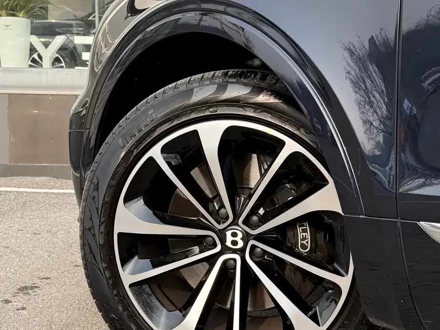Bentley Bentayga Bentayga 2024 4.0T V8 2024 — миниатюра 3