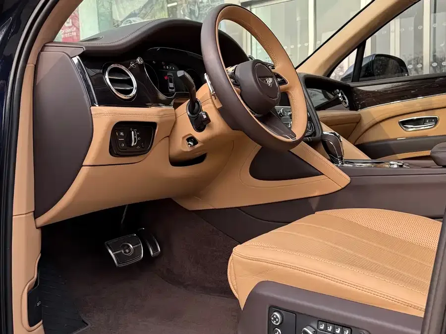 Bentley Bentayga Bentayga 2024 4.0T V8 2024 — миниатюра 4