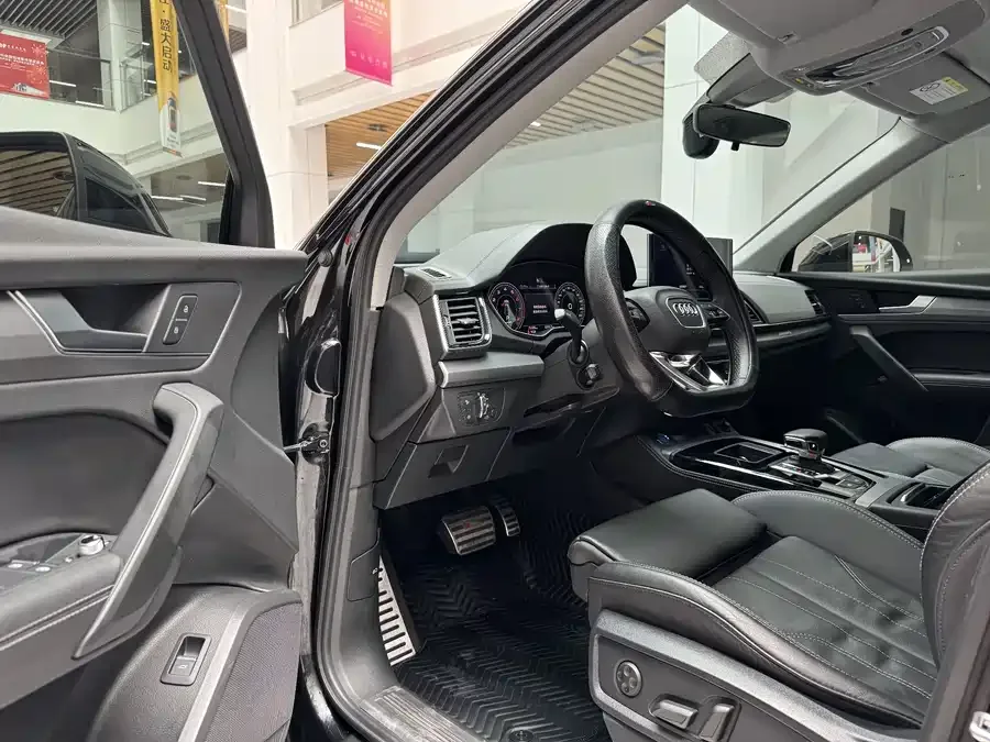 Audi Q5L 2023 40T Fashion Dynamic Edition 2022 — миниатюра 3