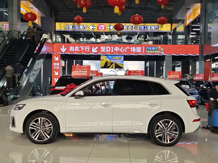 Audi Q5L 2022 40T luxury and dynamic model 2023 — миниатюра 4