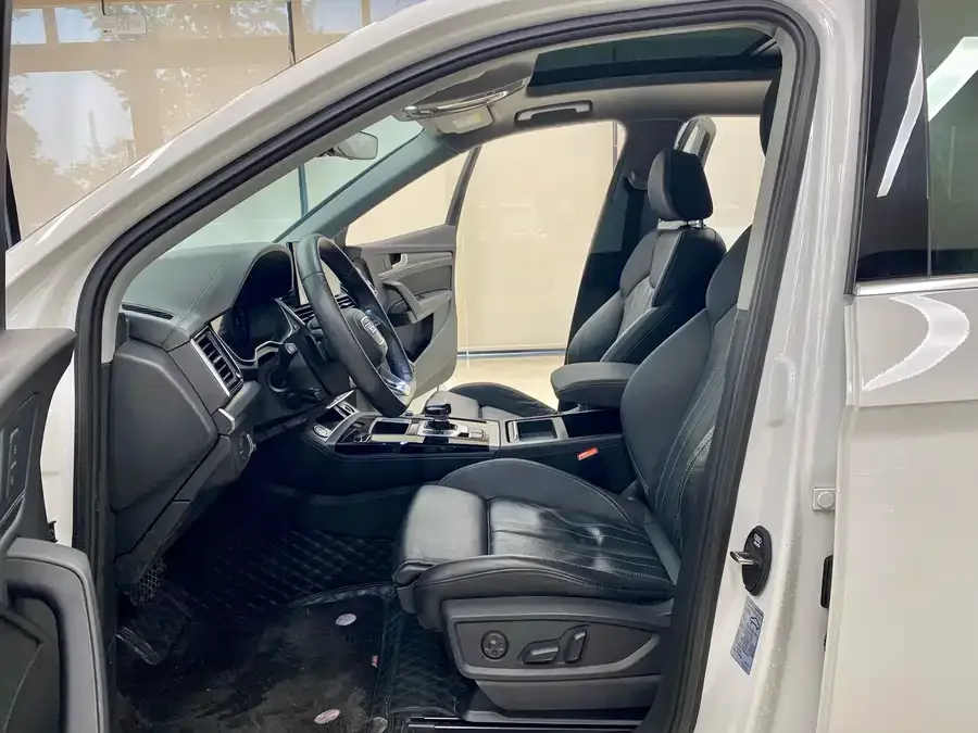 Audi Q5L 2022 40T luxury and dynamic model 2022 — миниатюра 2