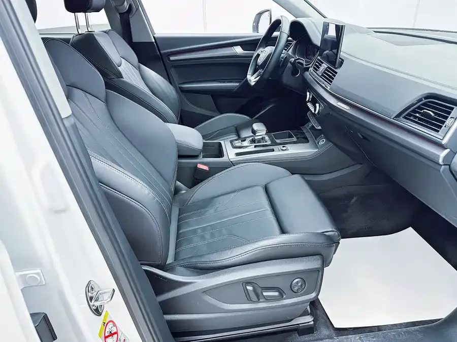 Audi Q5L 2022 40T luxury and dynamic model 2022 — миниатюра 4