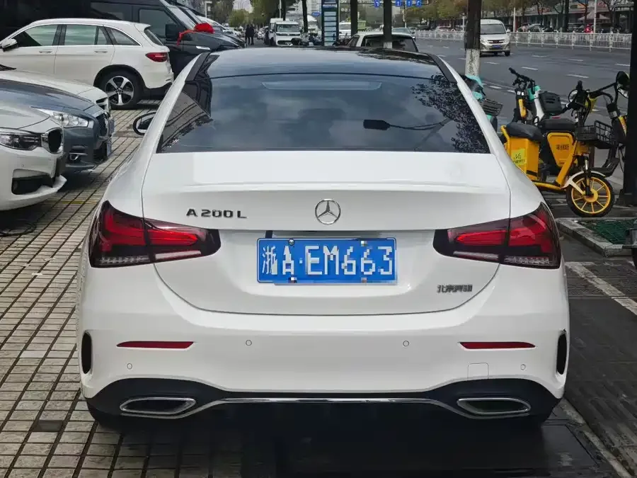 Mercedes-Benz Class A Mercedes-Benz A-Class 2021 A 200 L Sports Sedan Fashion Edition 2022 — миниатюра 4