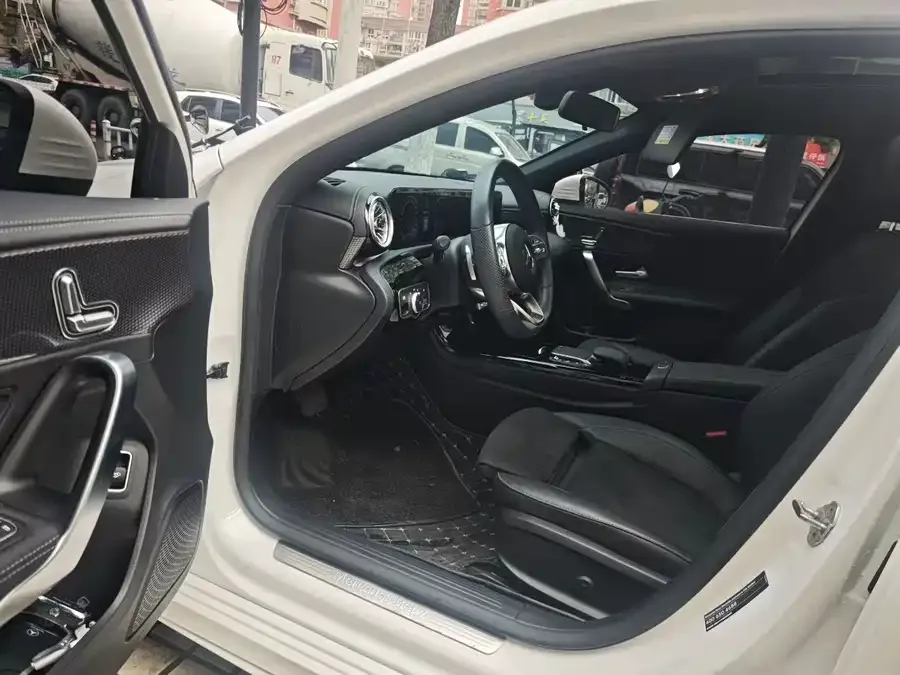 Mercedes-Benz Class A Mercedes-Benz A-Class 2021 A 200 L Sports Sedan Fashion Edition 2022 — миниатюра 5