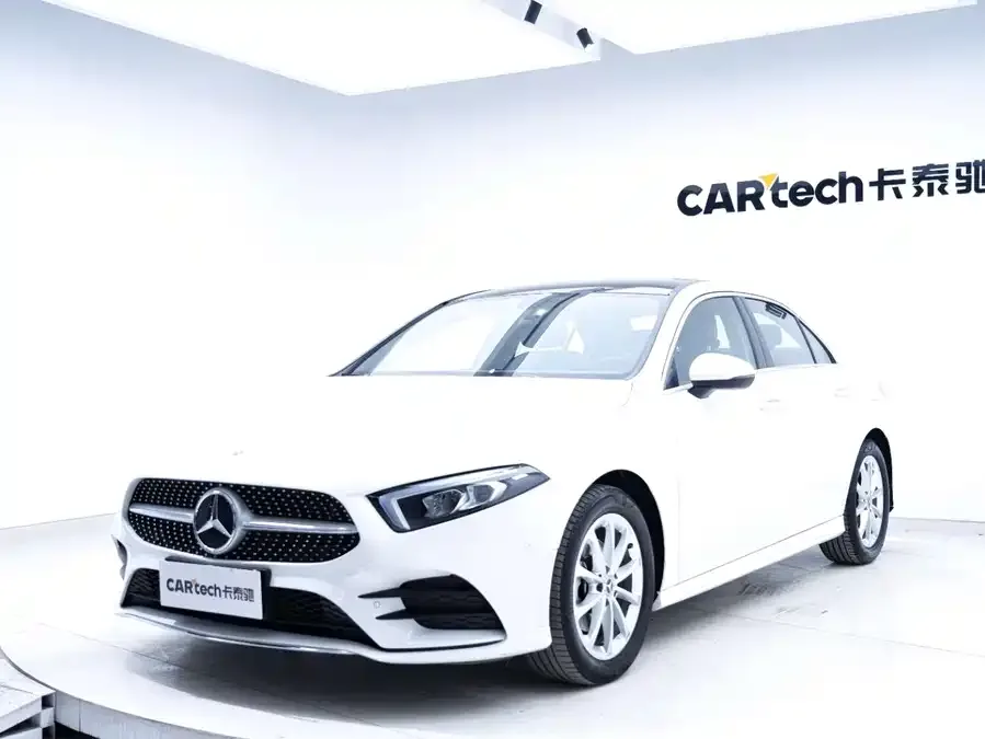 Mercedes-Benz Class A Mercedes-Benz A-Class 2022 Model A 200 L Sports Sedan Dynamic Edition 2022 — миниатюра 3