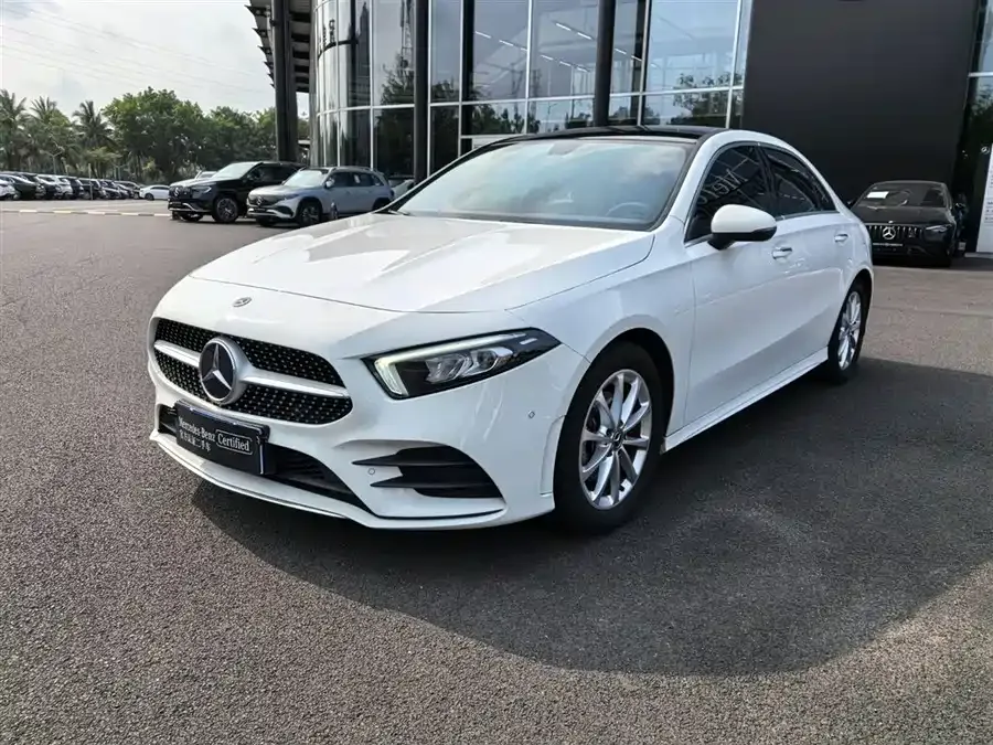 Mercedes-Benz Class A Mercedes-Benz A-Class 2022 A 200 L Sports Sedan Dynamic Edition 2022 — фото 1, купить с доставкой в Москву