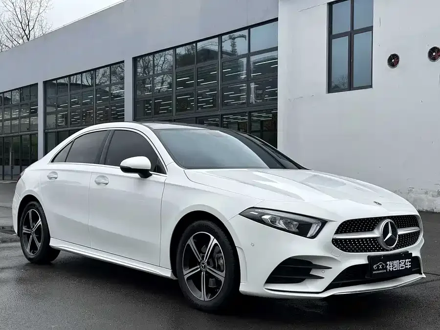 Mercedes-Benz Class A Mercedes-Benz A-Class 2024 A 200 L Fashion Edition 2024 — миниатюра 3