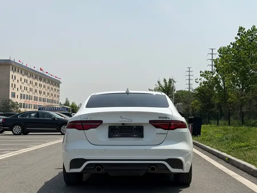 Jaguar XEL 2024 2.0T 250PS R-DYNAMIC S aggressive sports version 2024 — миниатюра 2