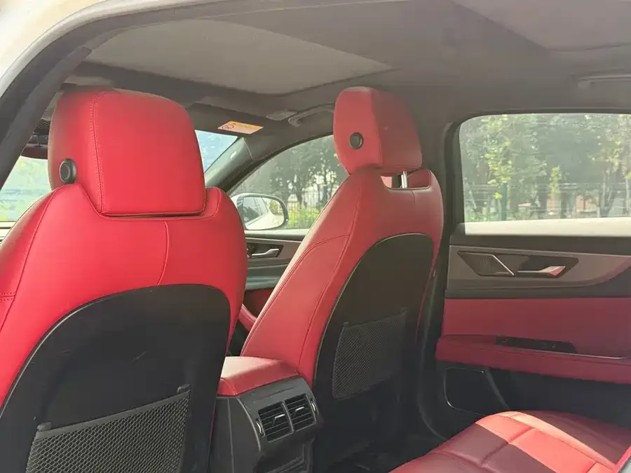 Jaguar XEL 2024 2.0T 250PS R-DYNAMIC S aggressive sports version 2024 — миниатюра 3