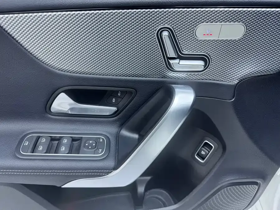 Mercedes-Benz Class A Mercedes-Benz A-Class 2022 A 180 L 2022 — миниатюра 4