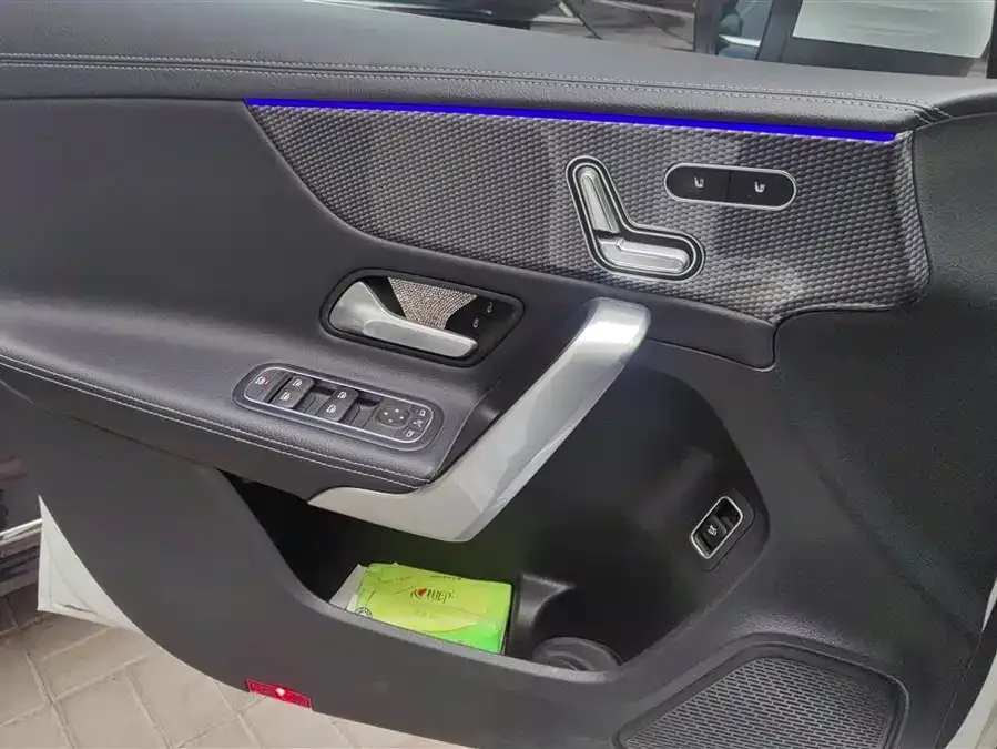 Mercedes-Benz Class A Mercedes-Benz A-Class 2022 A 200 L Sports Sedan Fashion Edition 2022 — миниатюра 4