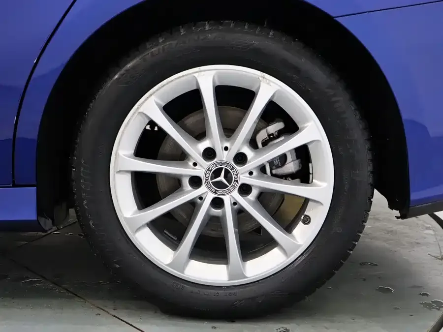 Mercedes-Benz Class A Mercedes-Benz A-Class 2022 Model II A 200 L Sports Sedan Fashion Model 2022 — миниатюра 4