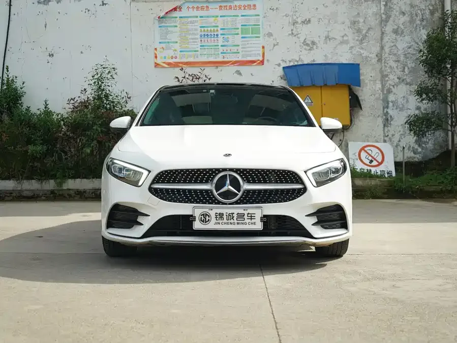 Mercedes-Benz Class A Mercedes-Benz A-Class 2022 A 200 L Sports Sedan Dynamic Edition 2022 — миниатюра 3