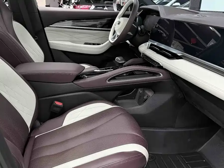Geely Monjaro Xingyue L 2021 2.0TD DCT EVO 2WD Smart Edition 2022 — миниатюра 3