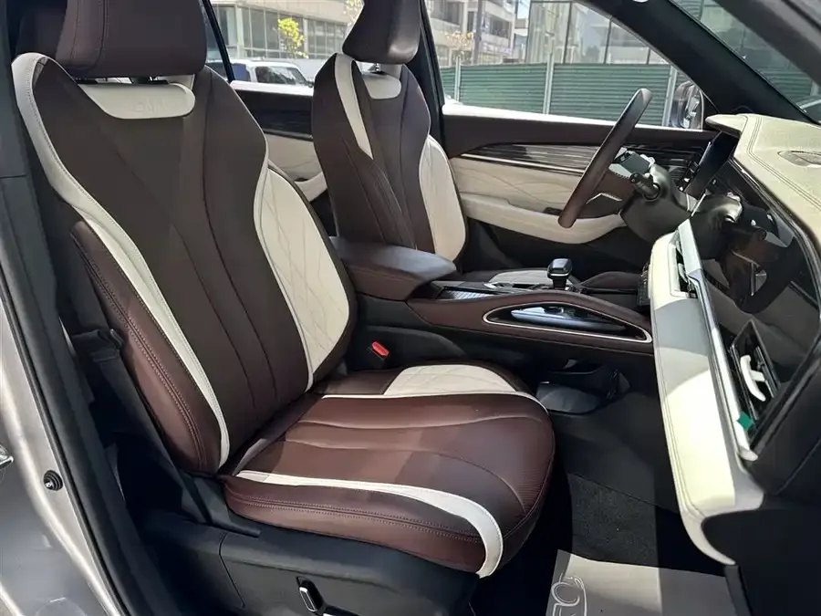 Geely Monjaro Xingyue L 2021 2.0TD DCT EVO 2WD Premium Edition 2023 — миниатюра 4