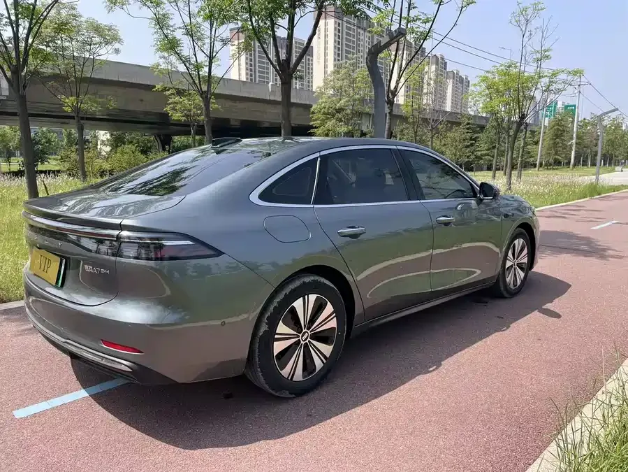 Geely Galaxy A7 Galaxy A7 2025 EM-i 150km Long Range Edition 2025 — миниатюра 3