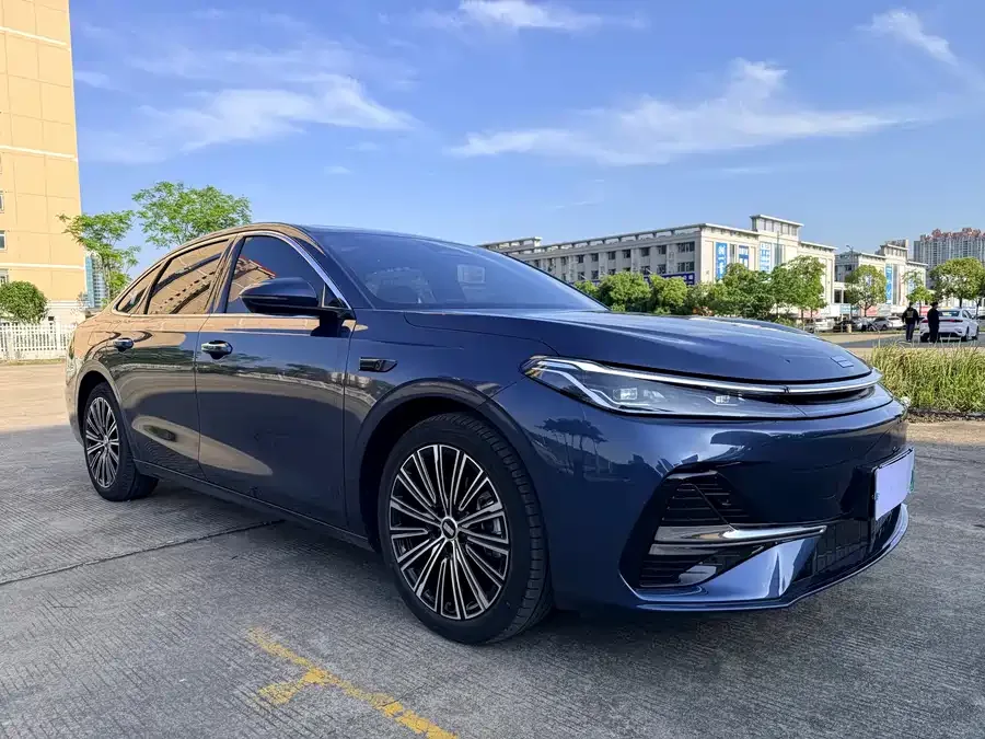 Geely Galaxy A7 Galaxy A7 2025 EM-i 150km Starship Edition 2025 — миниатюра 3