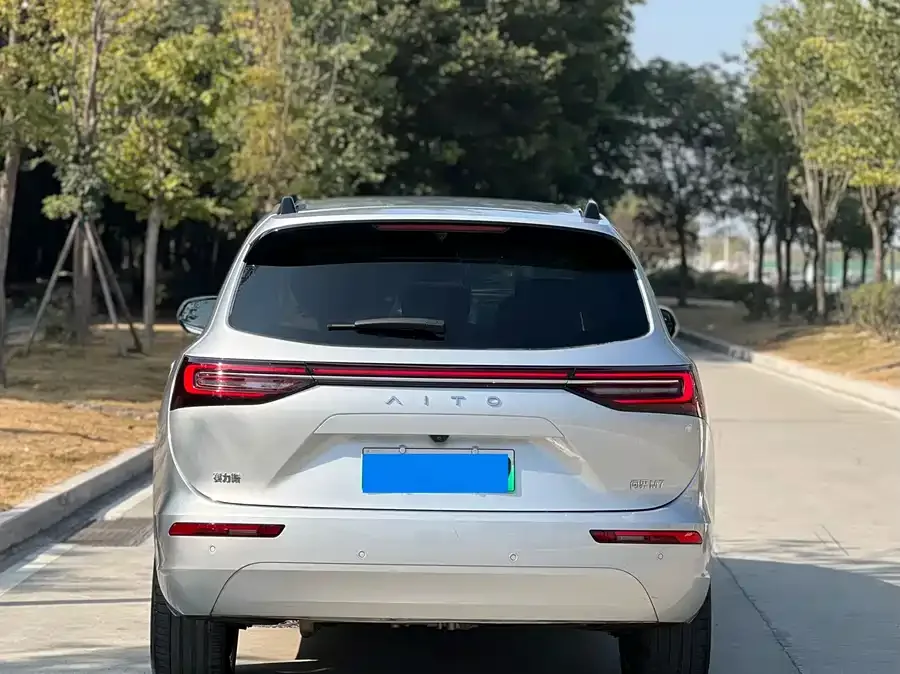 AITO M7 Wenjie M7 2024 1.5T Intelligent Driving Rear-wheel Drive Max Edition 5 Seaters 2024 — миниатюра 3
