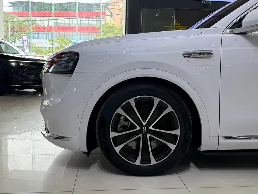 AITO M7 Wenjie M7 2026 Extended Range Ultra 4WD 6-Seater (192-line LiDAR) 2025 — миниатюра 2