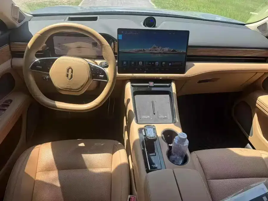 AITO M5 M5 2024 pure electric Max rear-wheel drive high-end intelligent driving version 2024 — миниатюра 2