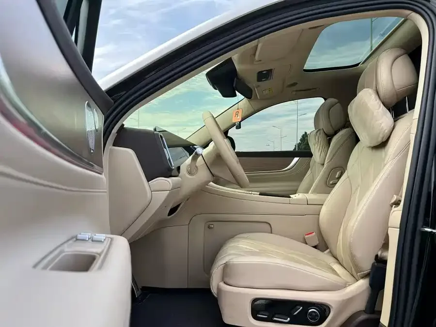 AITO M9 Wenjie M9 2025 Extended Range Ultra Edition 52kWh 6-Seat Version (192-line LiDAR) 2025 — миниатюра 2