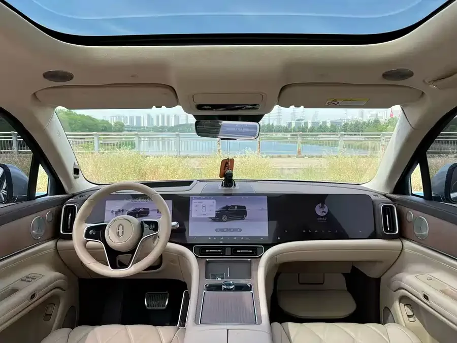 AITO M9 Wenjie M9 2025 Extended Range Ultra Edition 52kWh 6-Seat Version (192-line LiDAR) 2025 — миниатюра 4
