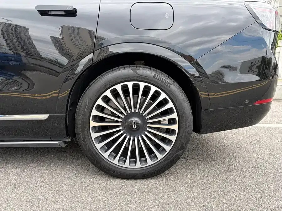 AITO M9 Wenjie M9 2025 Extended Range Ultra Edition 52kWh 6-Seat Version (192-line LiDAR) 2025 — миниатюра 3
